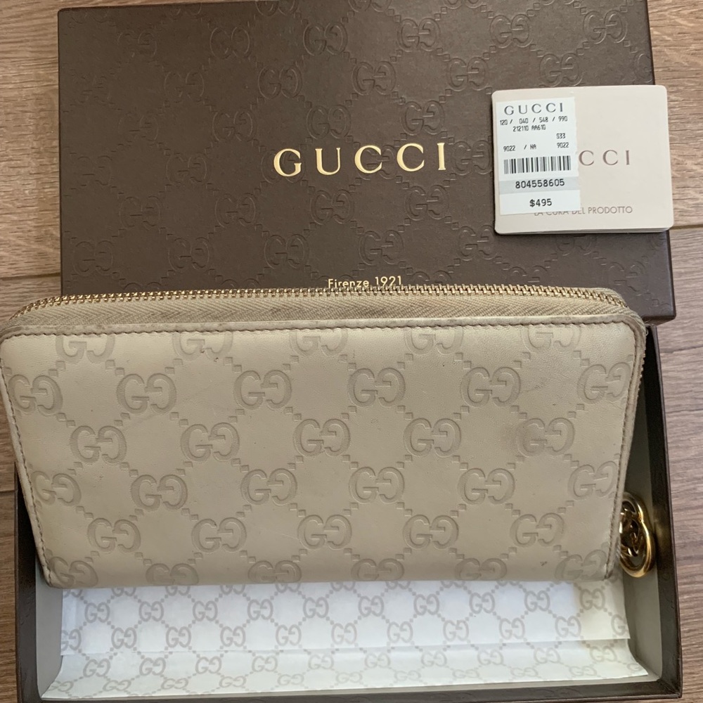 Gucci off white zip wallet